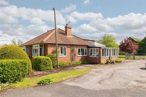 3 bed property, in Dunnington, £630,000
