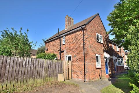 2 bed property, in Cleveland Road, £120,000