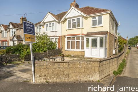 3 bed property, in Northern Road, £275,000