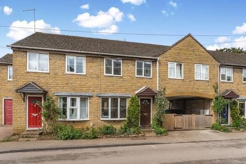 3 bed property, in Queen Street, £270,000