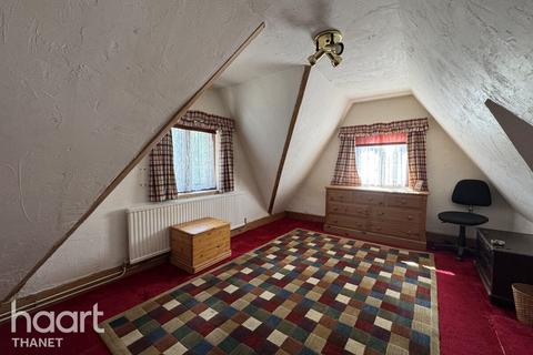 7 bed property, in Shalloak Road, £1,700,000