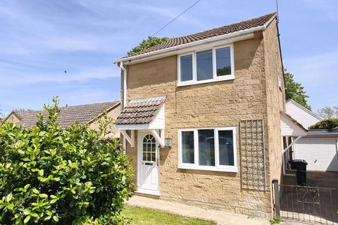 3 bed property, in Plover Road, £290,000