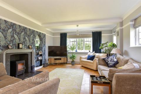 4 bed property, in The Street, £1,375,000