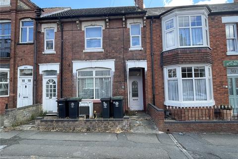 2 bed property, in 32 Queen Street, £100,000