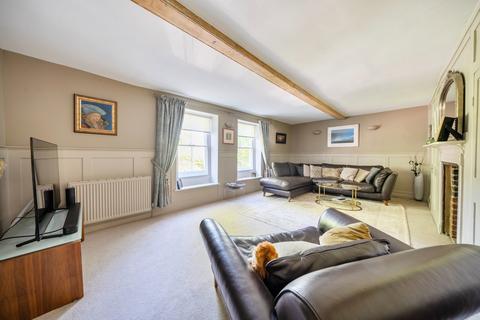 4 bed property, in Prospect Row, £450,000
