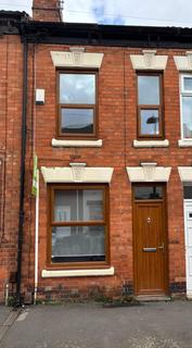 3 bed property, in Lansdowne Road, £180,000