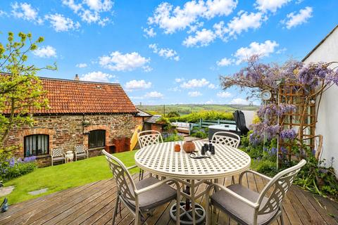 4 bed property, in Littleham, £560,000