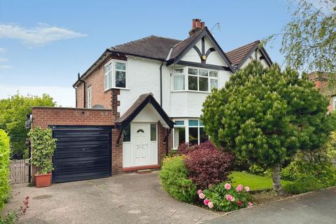 3 bed property, in Earle Road, £475,000