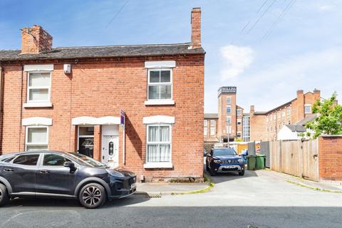 2 bed property, in George Street, £190,000