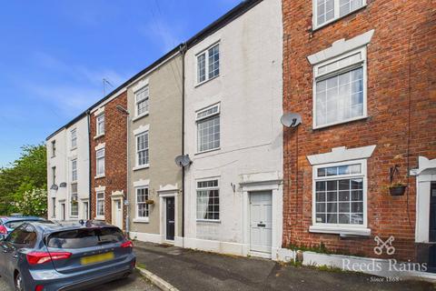 3 bed property, in Hope Street West, £230,000