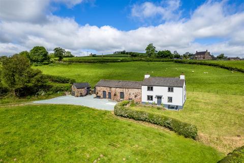 3 bed property, in Mill Farm, £545,000