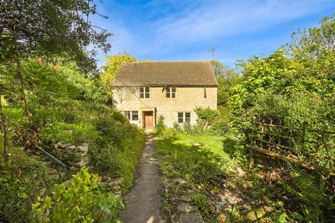 3 bed property, in France Lynch, £500,000