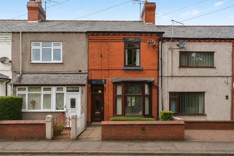 2 bed property, in Lodge Villas, £170,000
