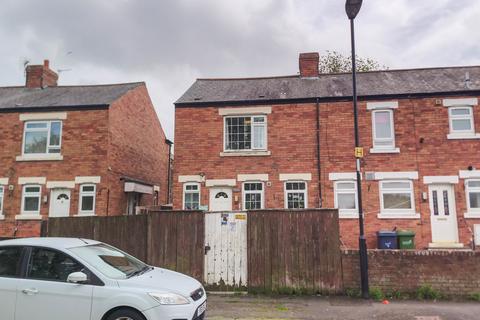 2 bed property, in Gladstone Street, £60,000
