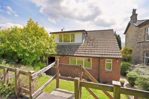 4 bed property, in Sunnybank Road, £350,000