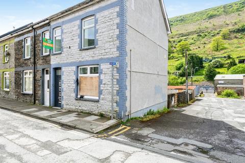 2 bed property, in Canning Street, £130,000