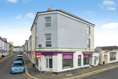 3 bed property, in Fore Street, £200,000