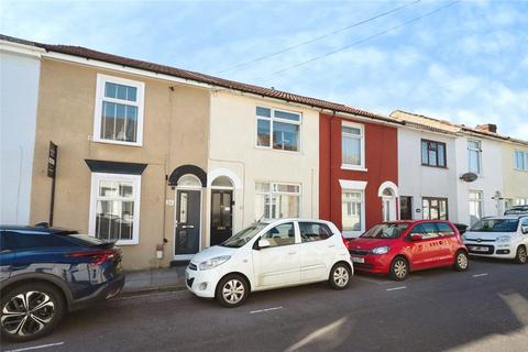 2 bed property, in Highland Street, £165,000