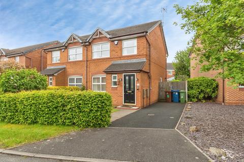 3 bed property, in Washington Drive, £180,000