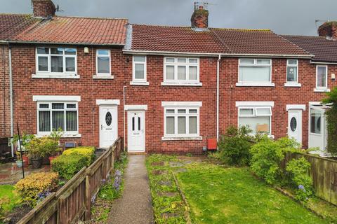2 bed property, in Woods Terrace, £57,000