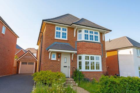 4 bed property, in Pen-Y-Wal Drive, £399,950