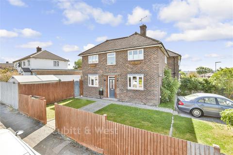 3 bed property, in Radstock Way, £525,000