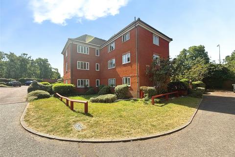 2 bed property, in Pearse Way, £120,000