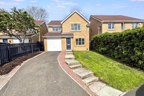 3 bed property, in Chapel Drive, £185,000