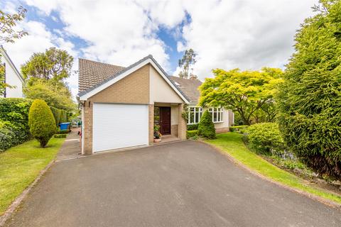 4 bed property, in Errington Road, £595,000