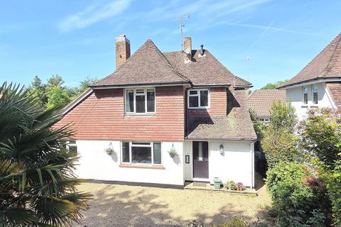 4 bed property, in Hickmans Lane, £730,000