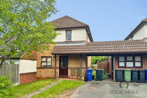 2 bed property, in Pearce Close, £170,000