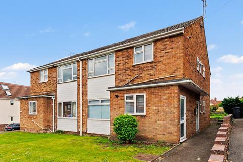 2 bed property, in Llewellyn Road, £120,000