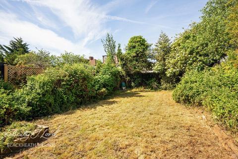 3 bed property, in Sidcup Road, £575,000