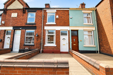 3 bed property, in 4 Gibson Street, £19,000