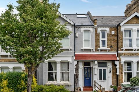 2 bed property, in Fernholme Road, £330,000