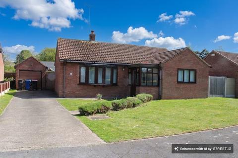 2 bed property, in Burghley Close, £225,000