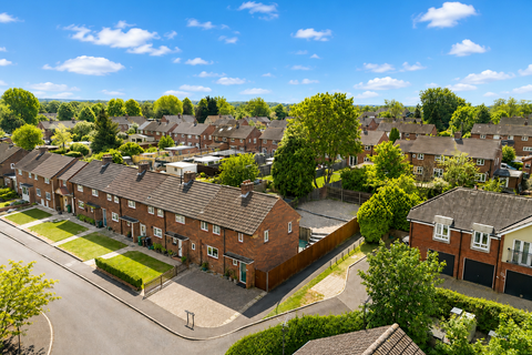 3 bed property, in Caesars Road, £500,000
