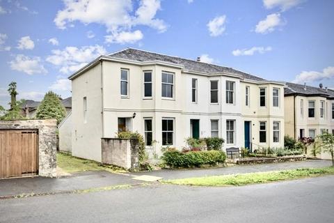 4 bed property, in 52 William Street, £280,000