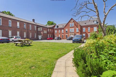 1 bed property, in Corunna Court, £100,000