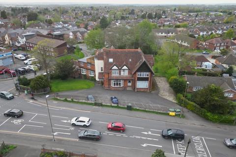 16 bed property, in Ashby Road, £1,200,000