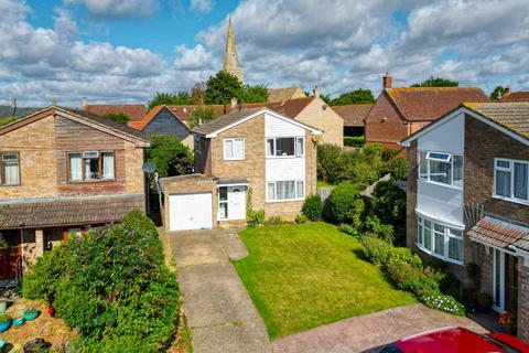 3 bed property, in Sallows, £350,000