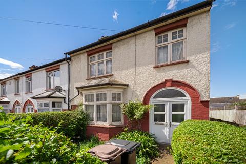 3 bed property, in Devonshire Road, £280,000