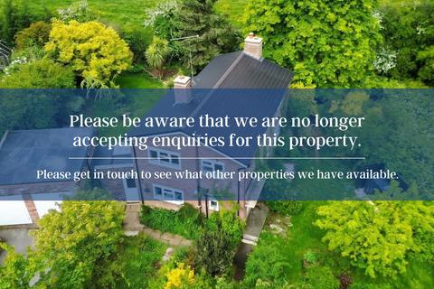 3 bed property, in Spring Lane, £350,000