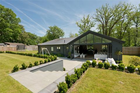 3 bed property, in Chobham Road, £1,200,000