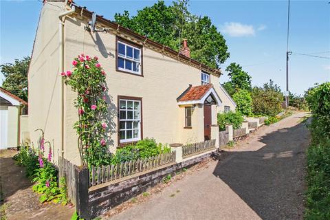 3 bed property, in The Street, £475,000