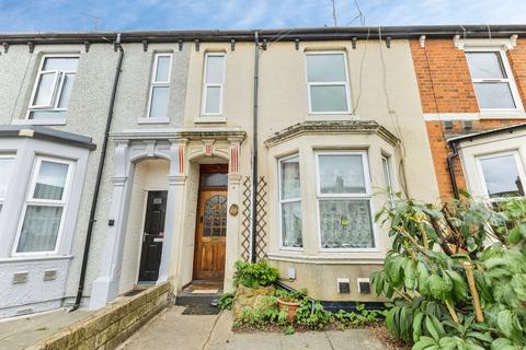3 bed property, in Spencer Bridge Road, £175,000