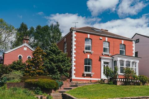 5 bed property, in Shirebrook Road, £695,000