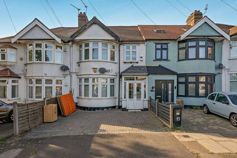 3 bed property, in Studley Drive, £595,000