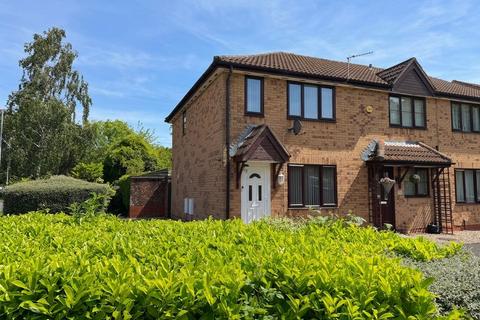 2 bed property, in Bennetts Court, £310,000