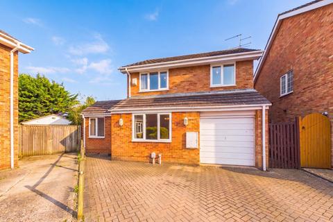 4 bed property, in Bissley Drive, £650,000